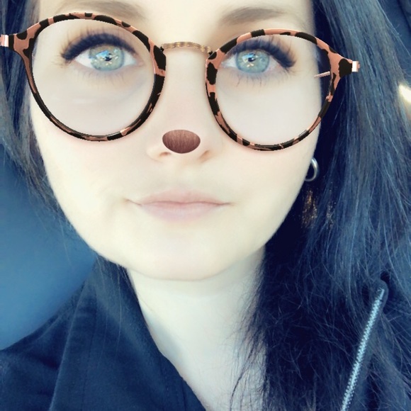 Meet your Posher, Abby - Picture 2 of 2